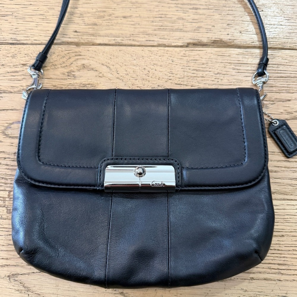 Coach Kristin Black Leather Crossbody Bag Turnlock Wallet Clutch (3795)
